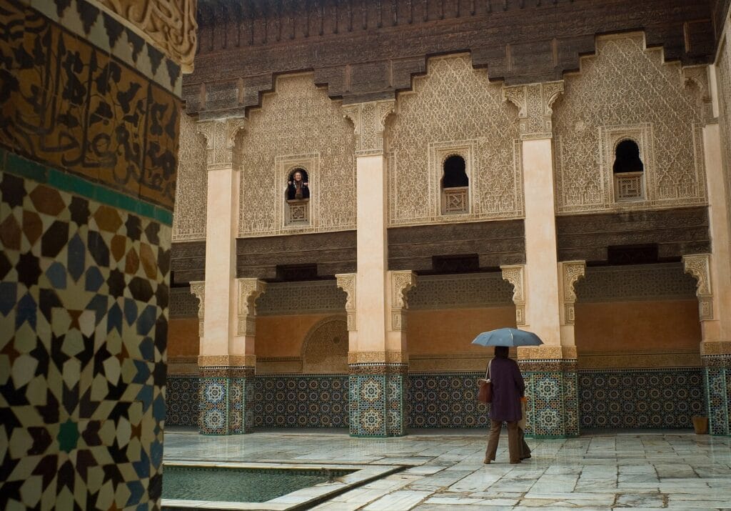 Cour intérieure de la médersa Ben Youssef à Marrakech