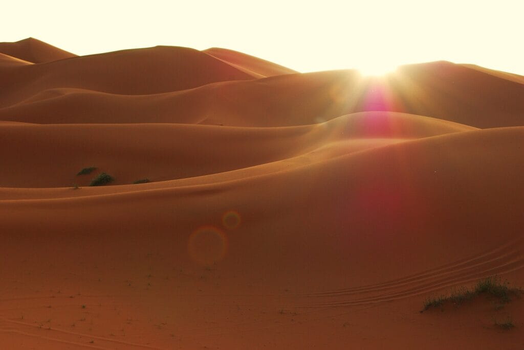 Dunes de l'erg Chebbi à Merzouga au lever du soleil