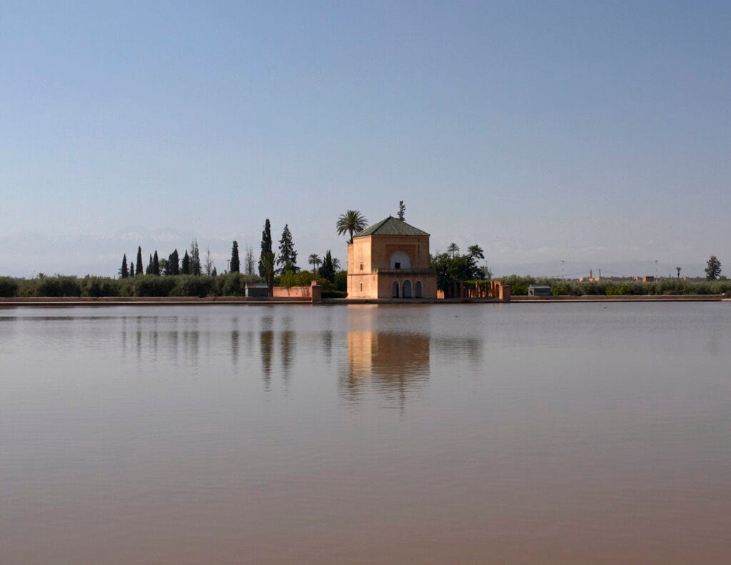 Bassin des jardins de la Ménara à Marrakech