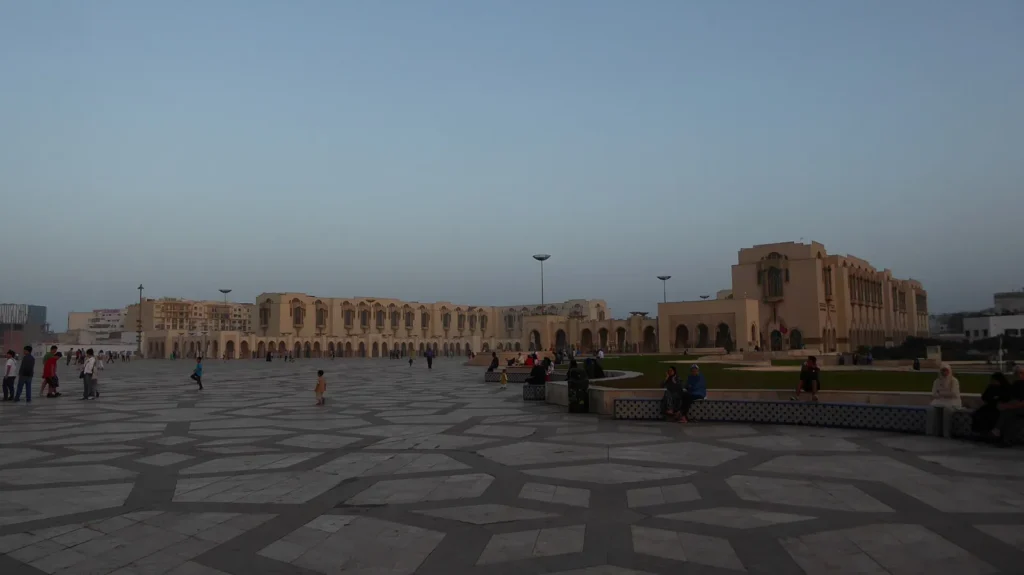 Mosquée Hassan II de Casablanca au bord de l'Atlantique
