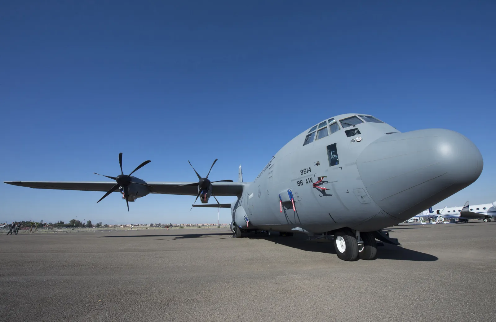 Avion de transport C-130J Hercules exposé en statique au Marrakech Air Show