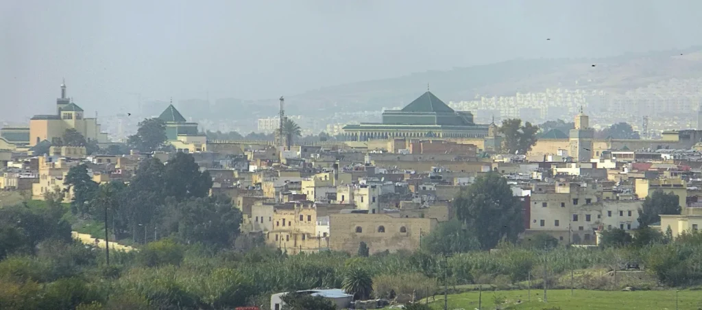 فاس الجديد من البرج الجنوبي بسقوفه الخضراء وصوامعه